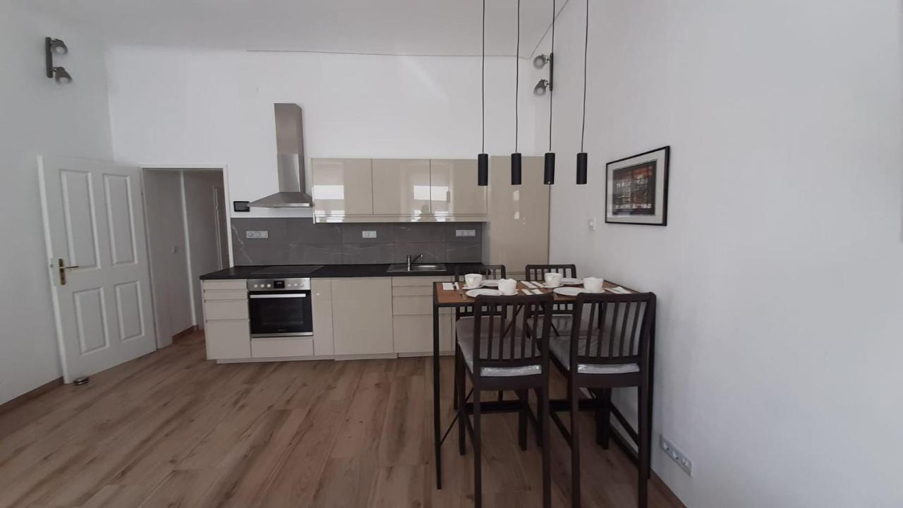 Apartamento Pia'S Gardenview Viena Exterior foto